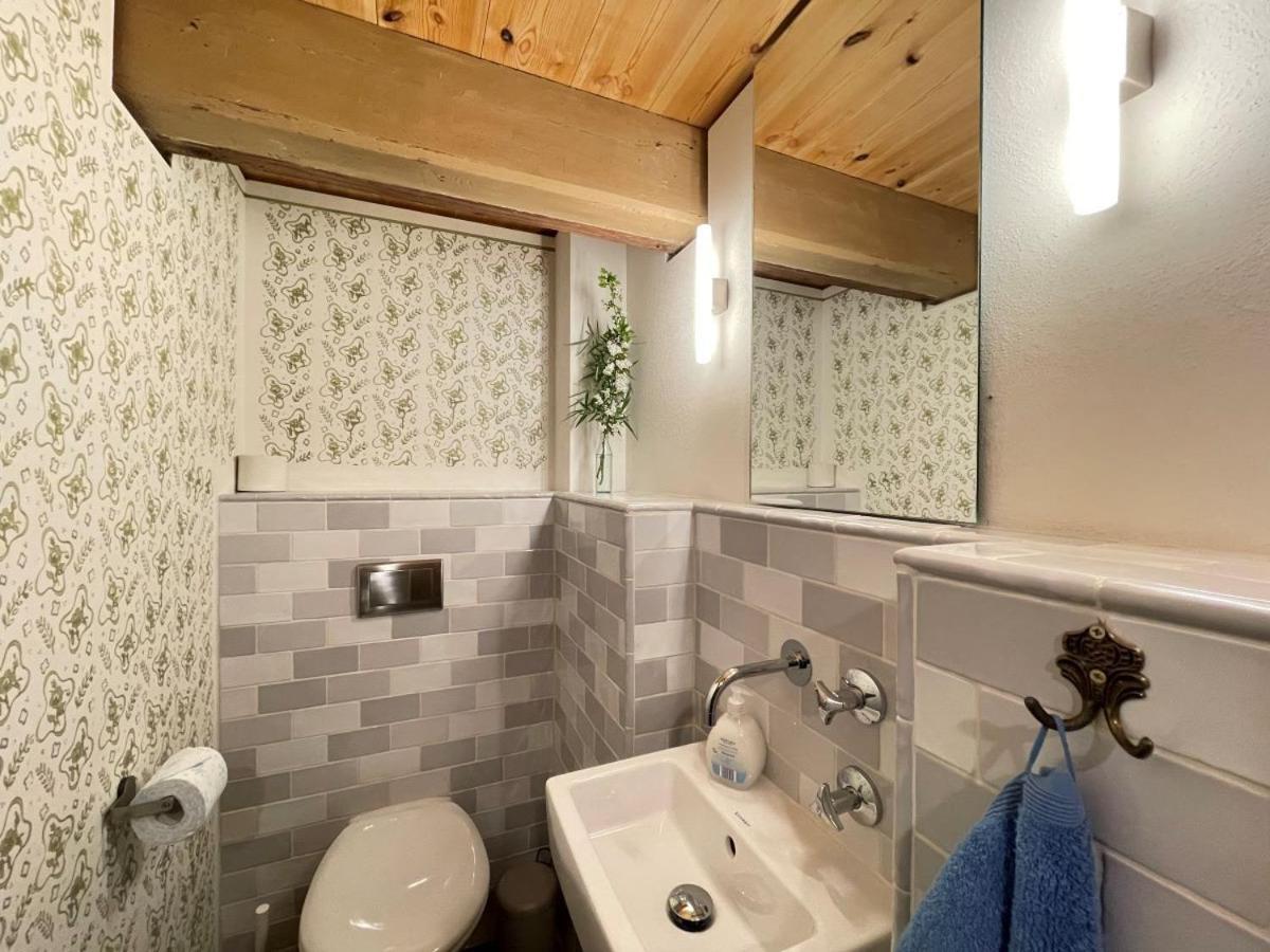 Mooi Stuv , Maisonettenwohnung , Gulfhof , Kachelofen Norden Esterno foto